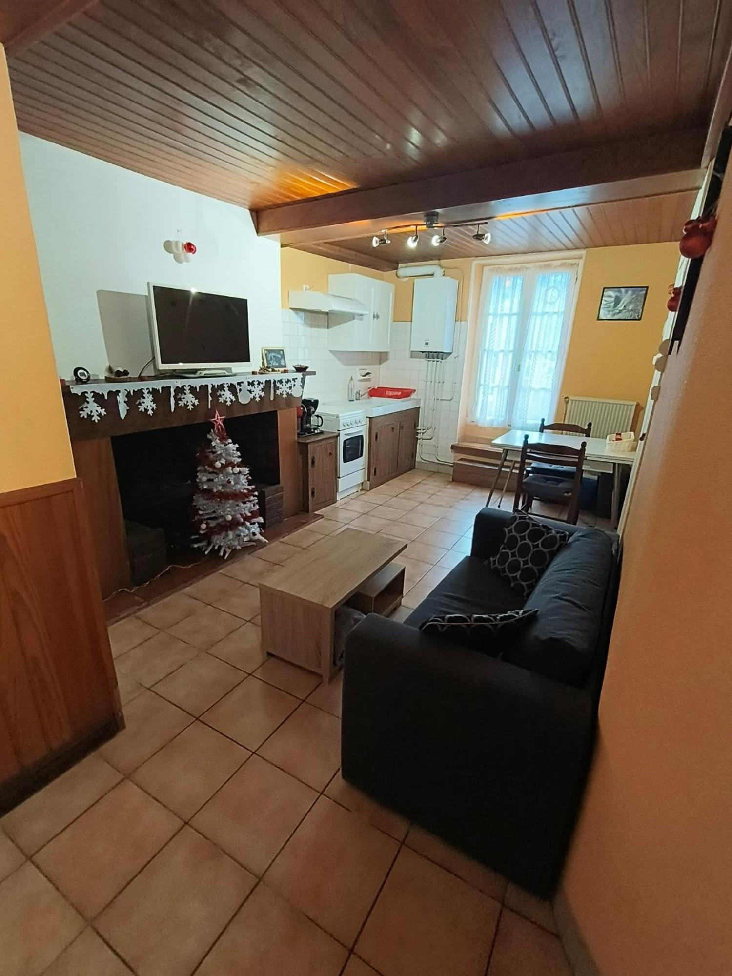 Appartement Plein Sud Au Rdc Avec Terrasse Et Parking Bagnères-de-Bigorre Exterior foto